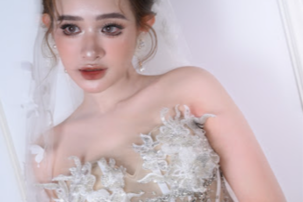 DIEM NGUYEN MAKEUP CLASS