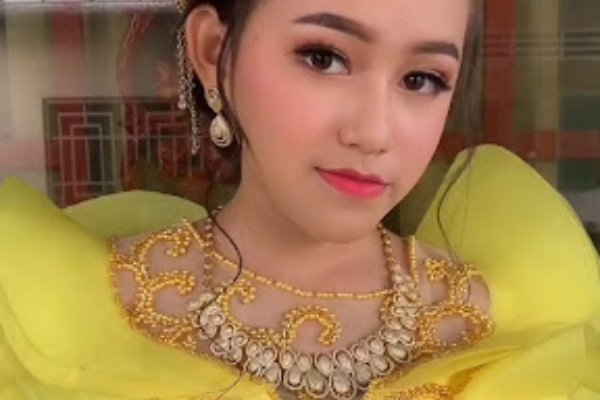 Trang điểm cô dâu, dự tiệc