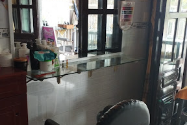 Tuyết Lan chuyên gọi đầu massage mặt trang điểm hót tóc nam