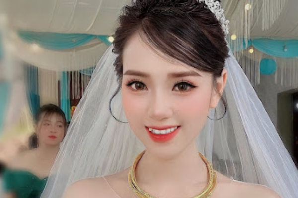 Trang điểm thuậnphan