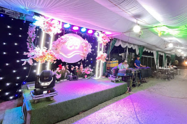 Âm Thanh Ánh Sáng QUỐC VIỆT